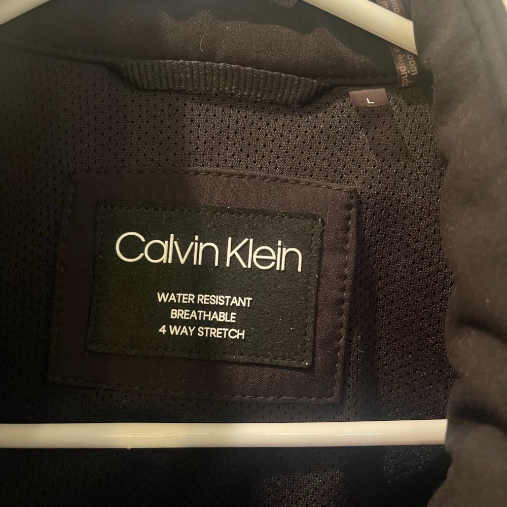 Calvin Klein - Picture 3 of 3